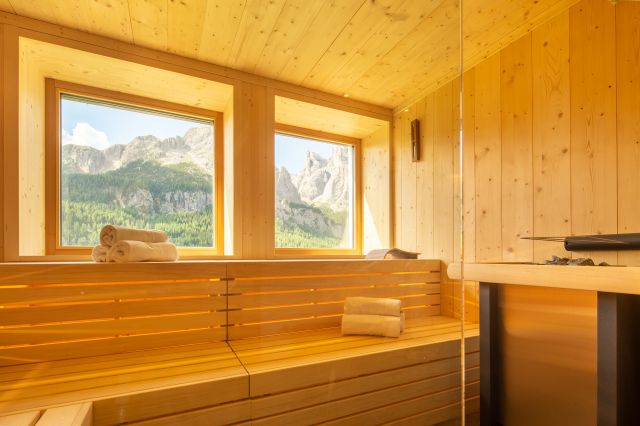 Vacanza Wellness in Alta Badia Immagine: area wellness
